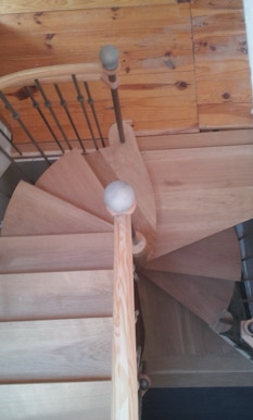 Escalier de bistrot en colimaçon 130 cm de diamètre - palier supérieur